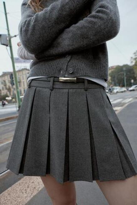 ZARA ЮБКА-ШОРТЫ СО СКЛАДКАМИ И РЕМНЕМ, ТЕМНО-СЕРЫЙ