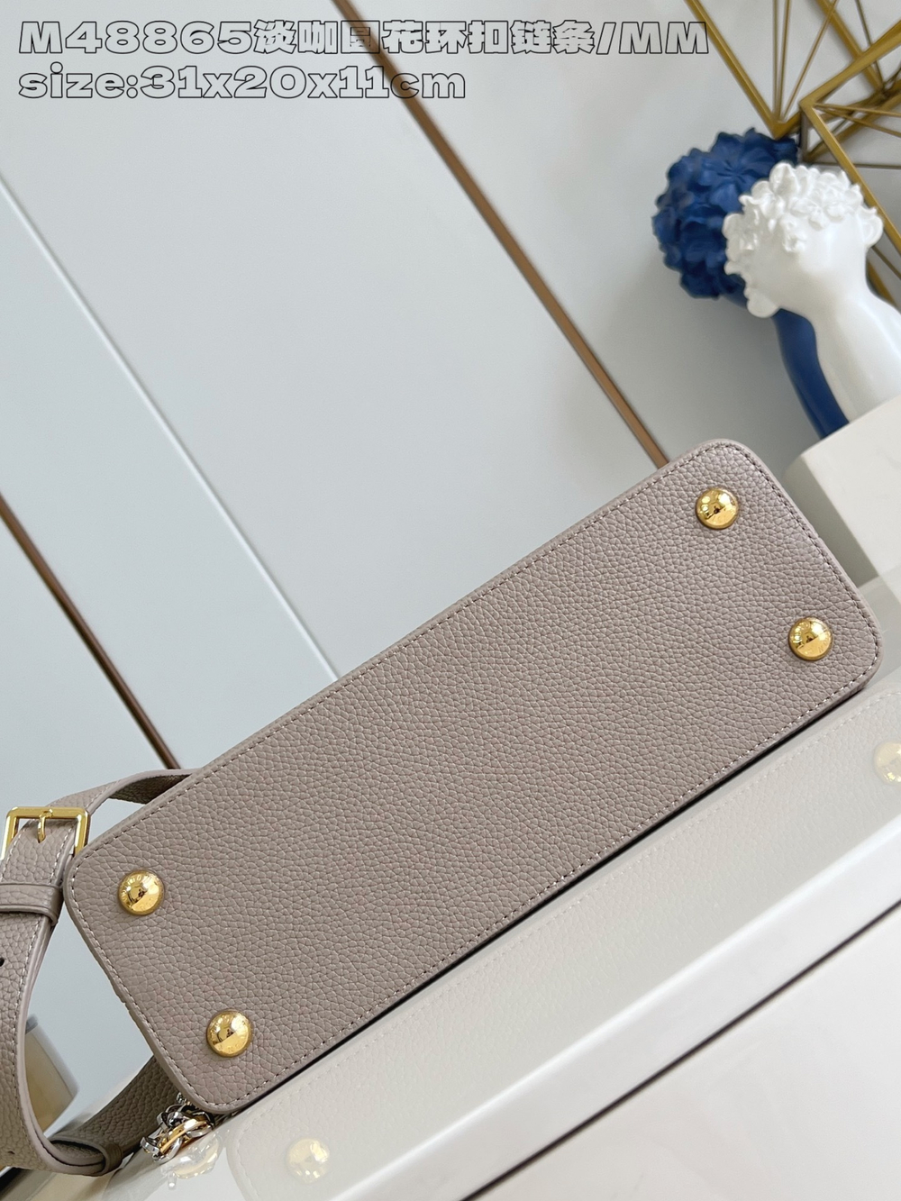 Louis Vuitton Capucines MM