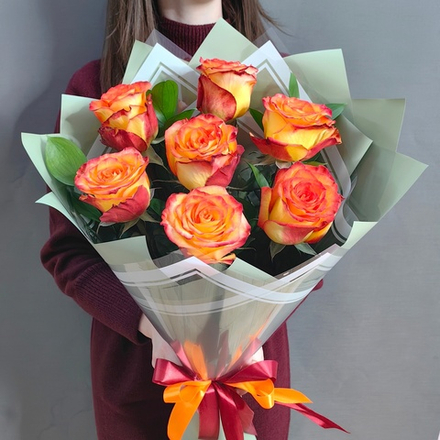 Букет из 7 роз "High & Magic" (Эквадор 60 см)