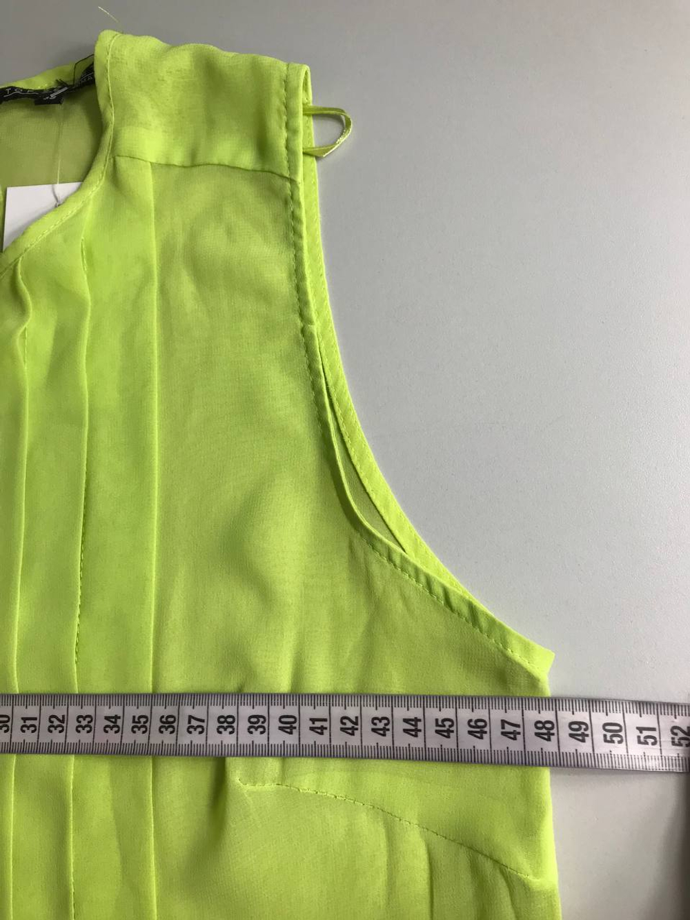 Топ Top Secret цвета сочного лимона, маркировка 38, визуально на 44 размер