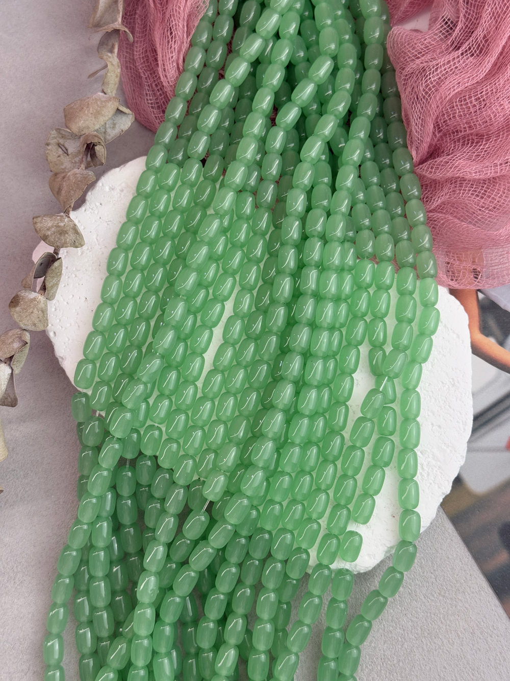 Стеклянные бусины, бочонок 6*9 мм, нить 38 см, "Хризолит"