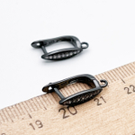 Ювелирные швензы с покрытием черный металл, фианиты, размер 16*3,5 мм, цена за пару