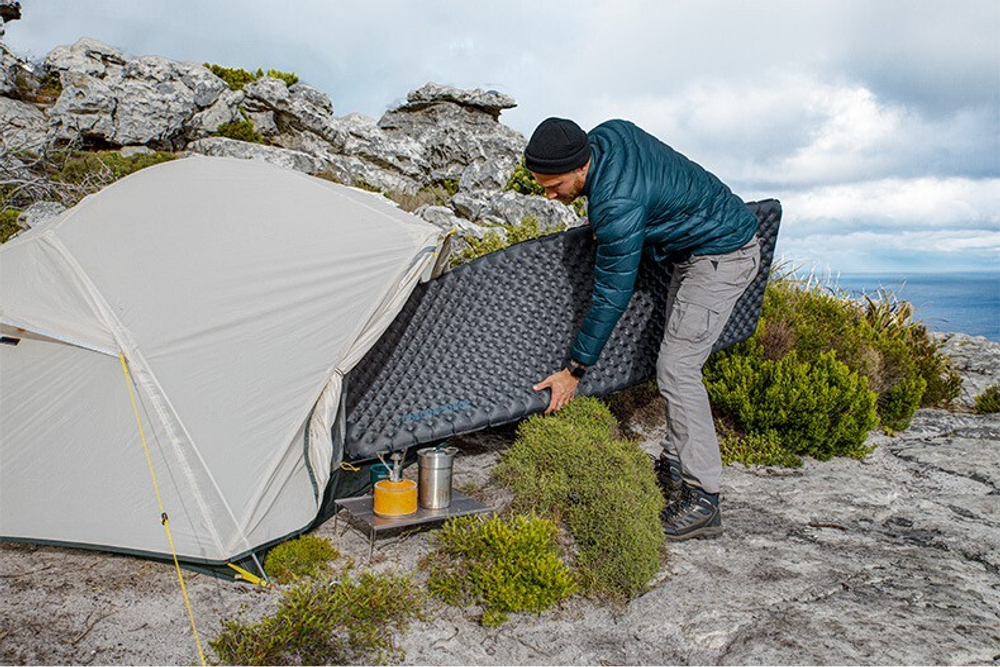 Надувной туристический коврик Naturehike R3.5 M