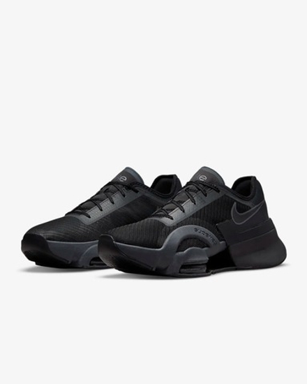 NIKE / Кроссовки