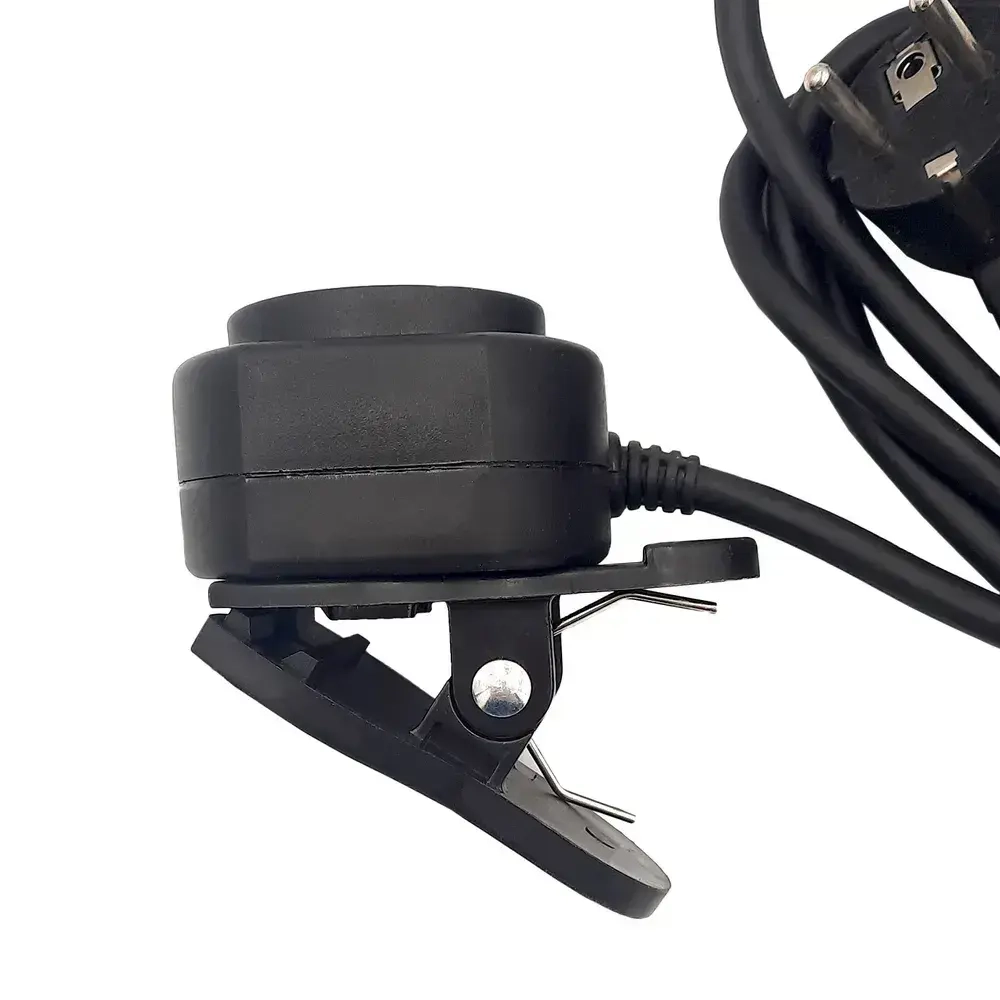 Удлинитель с прищепкой, длина шнура 3м., цвет черный