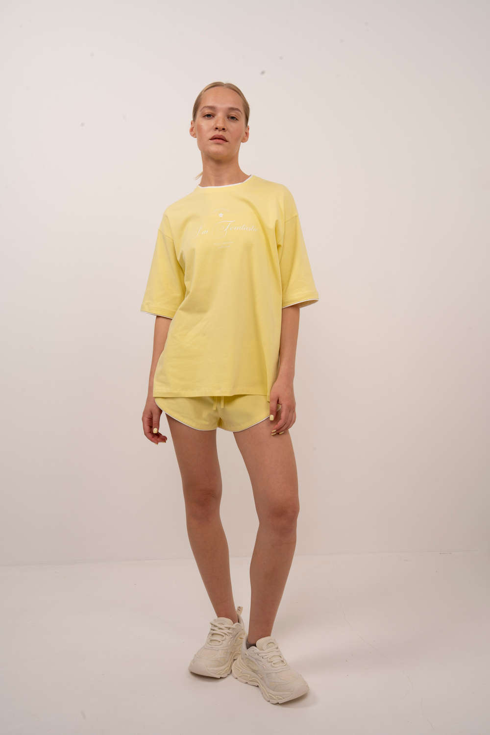 Мини-шорты с контрастным кантом | Последние размеры