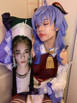 Мини дакимакура Хёнджин из Стрей Кидс | Stray Kids арт. M1030, 60х20 см