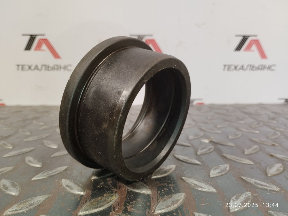 Втулка 42N-856-2331