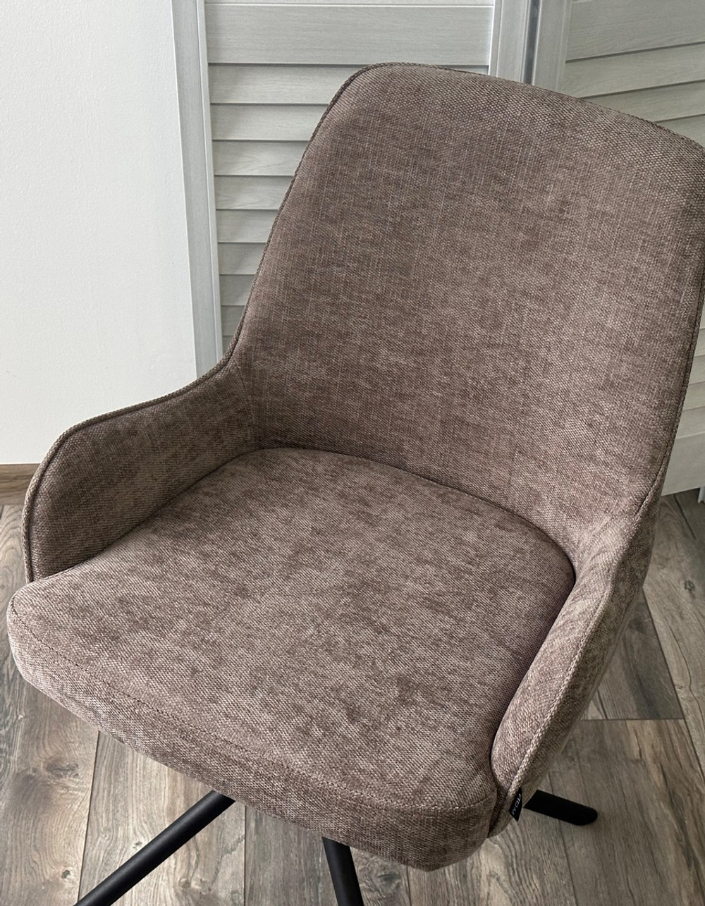 Стул М-City DISAUR Луиджи Данс 180 Град. Поворотный, Nordic 35 Серо-Коричневый, Черный каркас