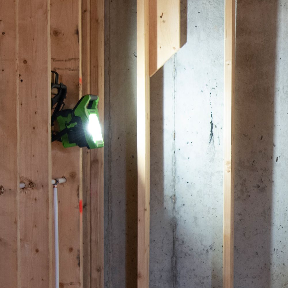 Фонарь светодиодный Greenworks, G24WL, 24В / 220В, 3401307 без АКБ и ЗУ