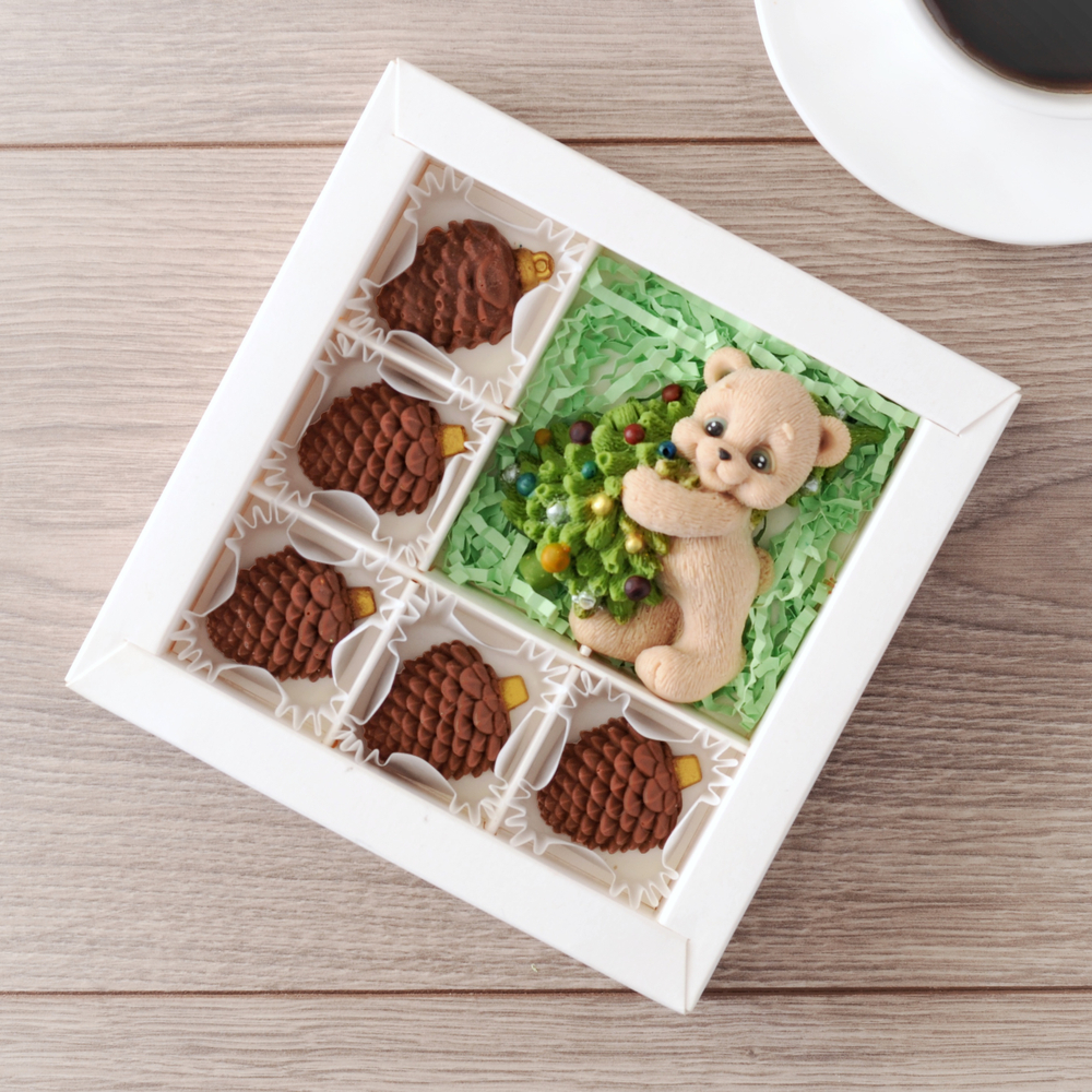 Набор "Мишка с елкой" + 5 шишек