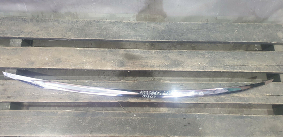 Молдинг крышки багажника Mercedes E (W213) 16-21 Б/У Оригинал A2137570000