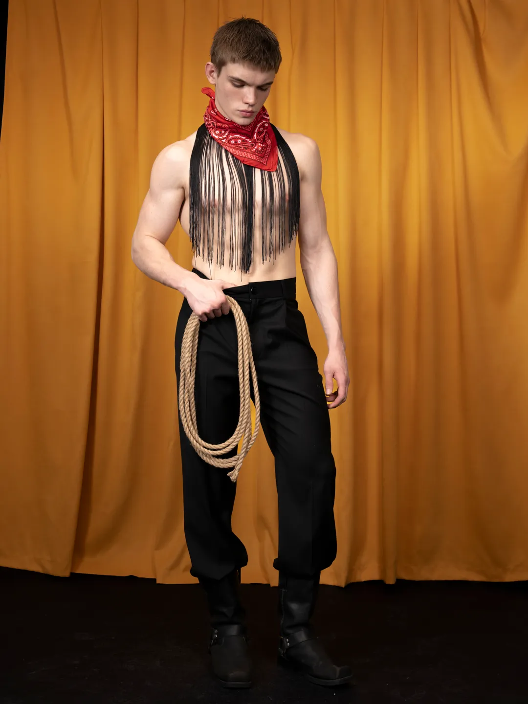 Черные брюки 