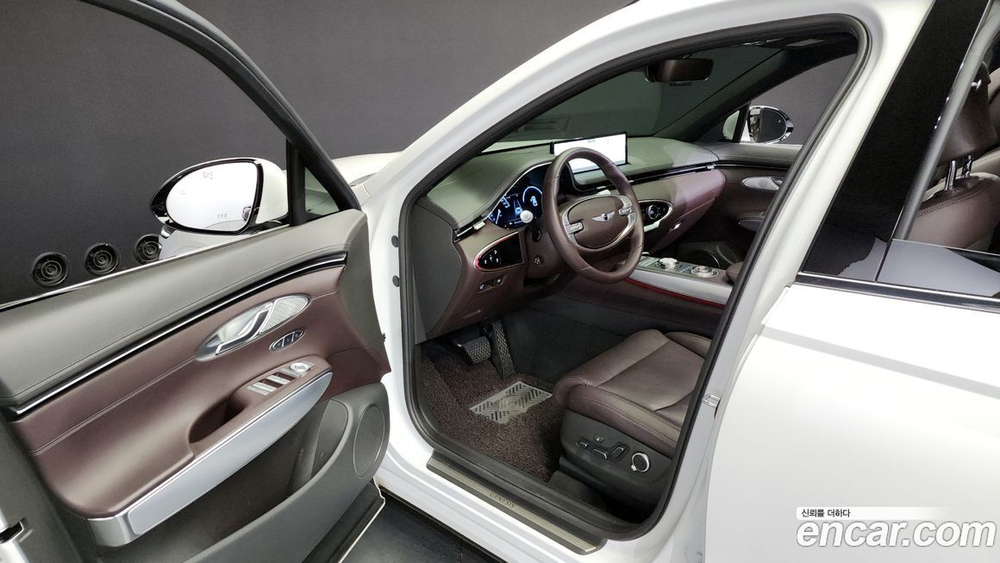 Genesis GV70 2.5T Бензин 2WD (04.2021)