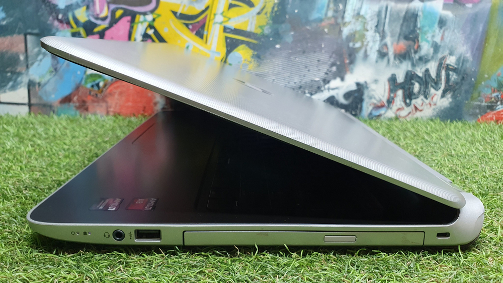 Ноутбук HP A8/6Gb/ M260 2Gb/FHD/Pavilion 15-p204ur (L1S79EA)/Windows 10