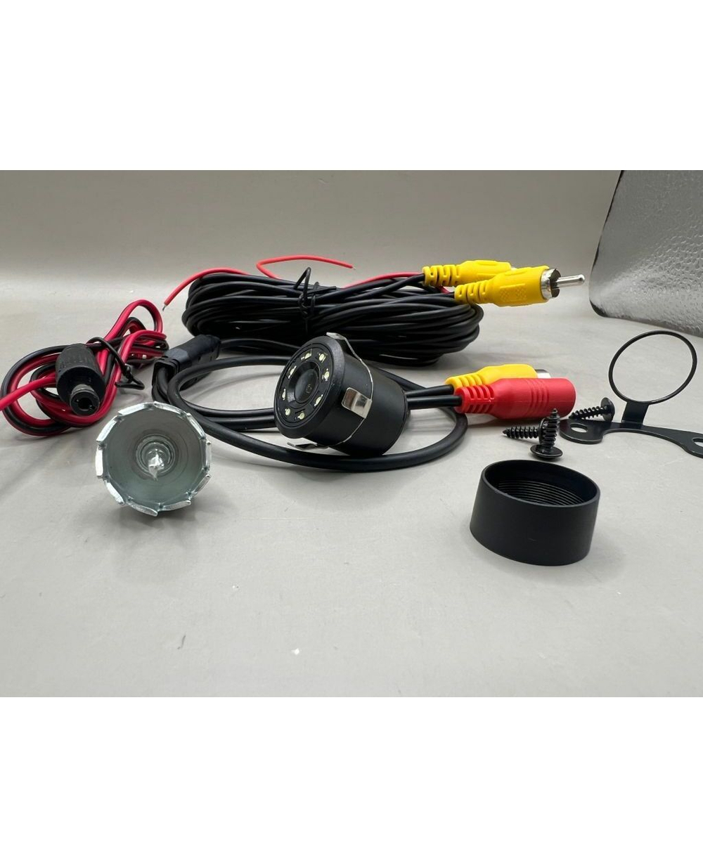 Автомобильная камера заднего вида с IR Omega Universal VM-010