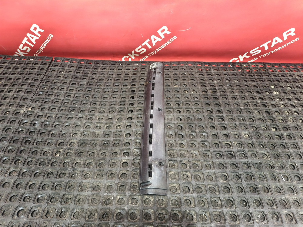 Накладка торпедо правая 2019г.