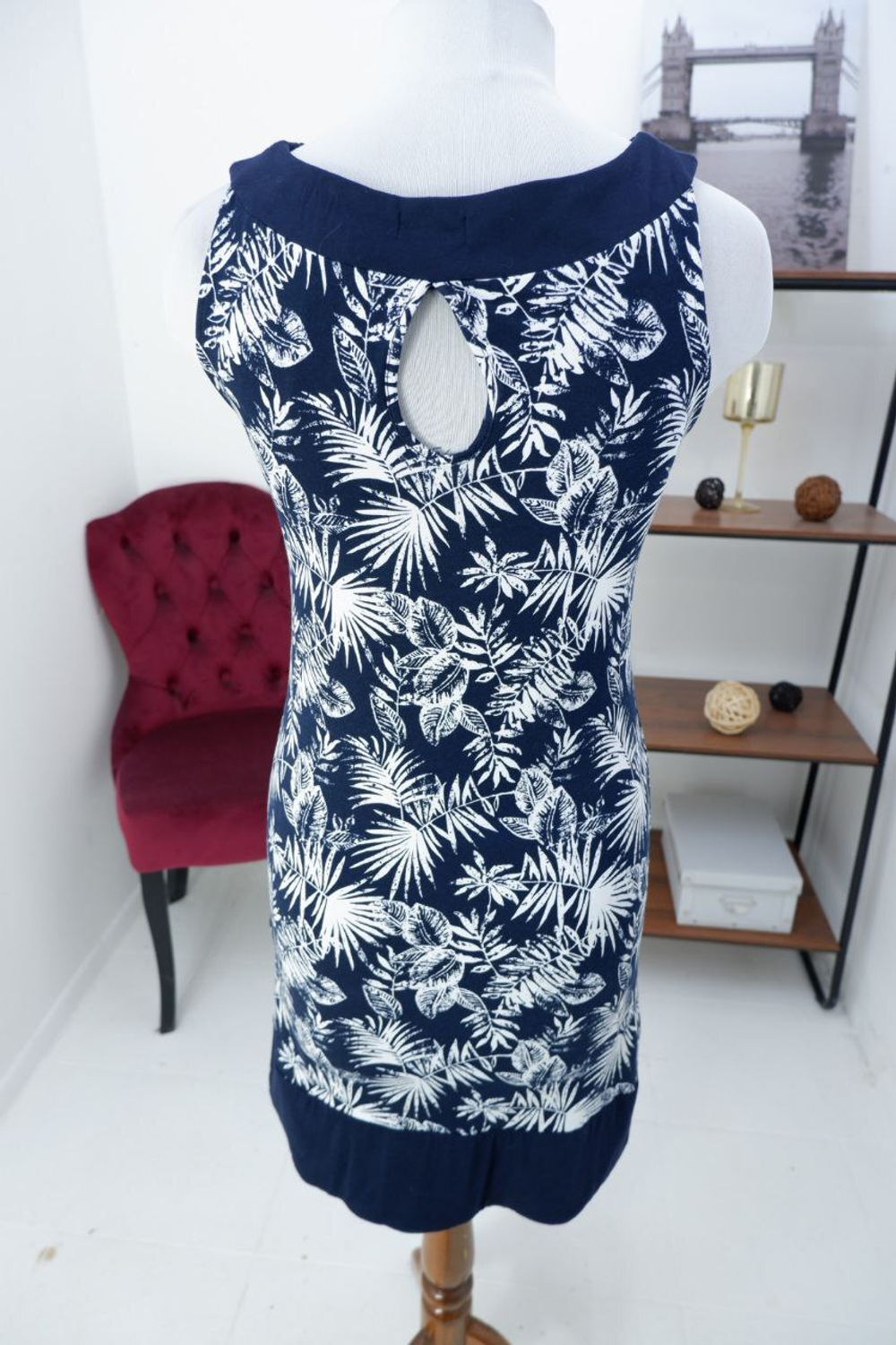 Платье Ostin c вискозой красивое 42 размер