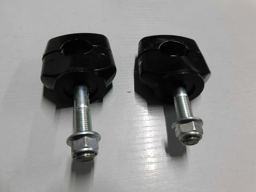 Крепление руля Suzuki GSR750 020433