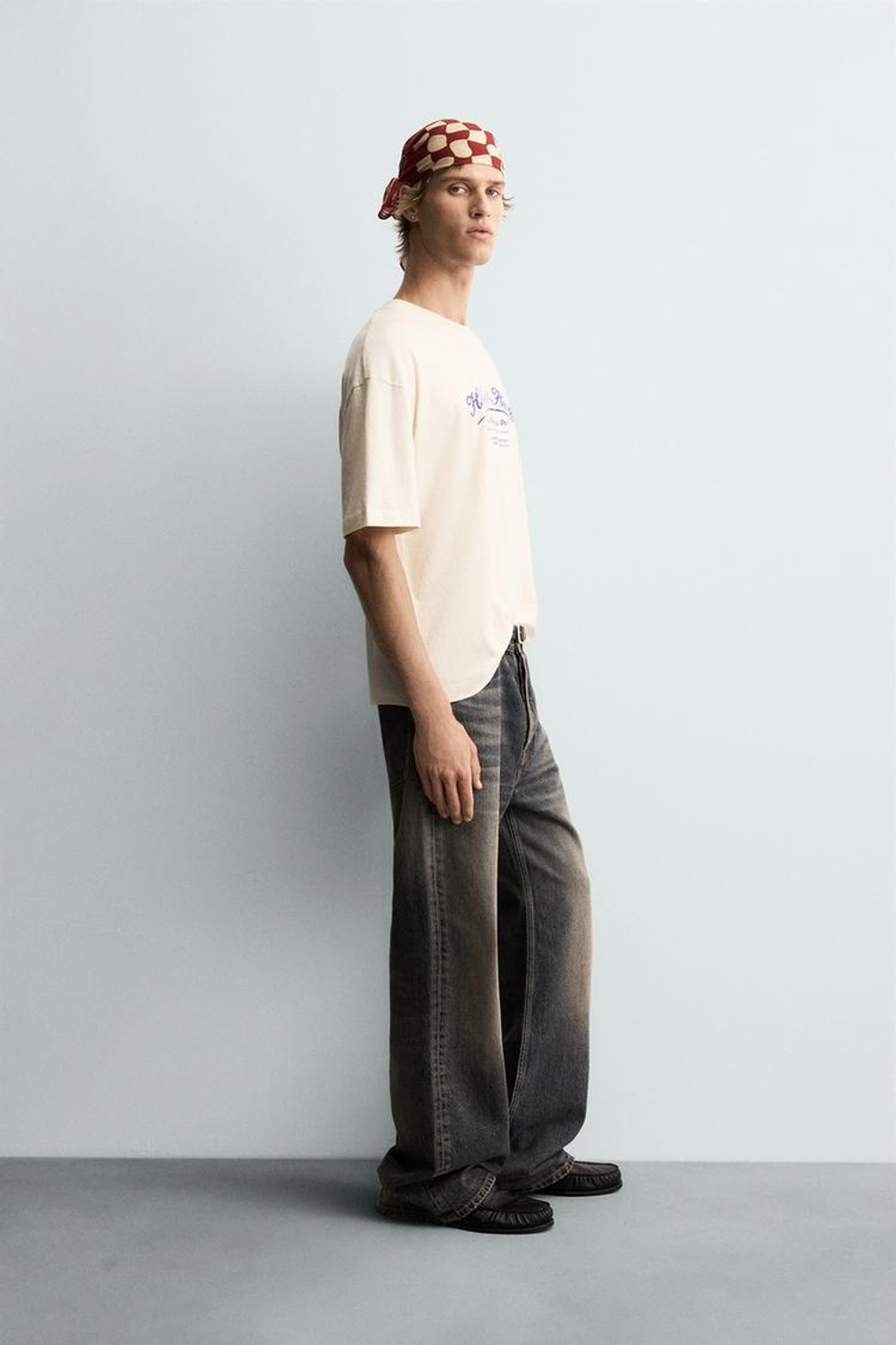 ZARA ФУТБОЛКА С ПРИНТОМ И ЭФФЕКТОМ ПОТЕРТОСТИ, ЖЕЛТОВАТО-БЕЛЫЙ