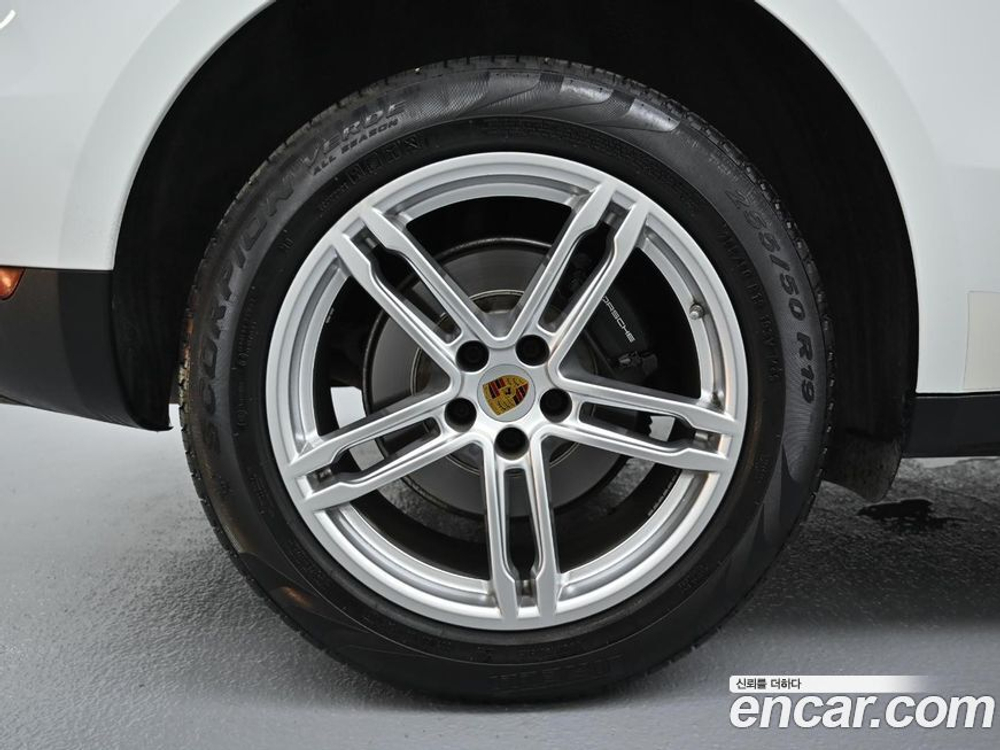 Porsche Macan 2.0 (12.2019)