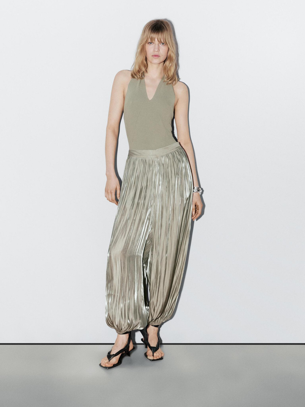 Massimo Dutti Блестящие брюки-баллоны - STUDIO, бледно-зеленый