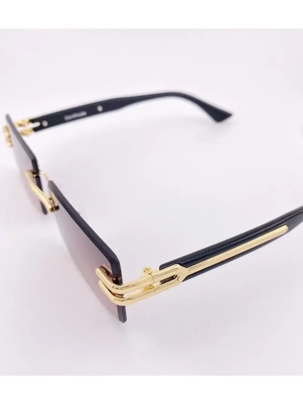 Очки солнцезащитные Certificate