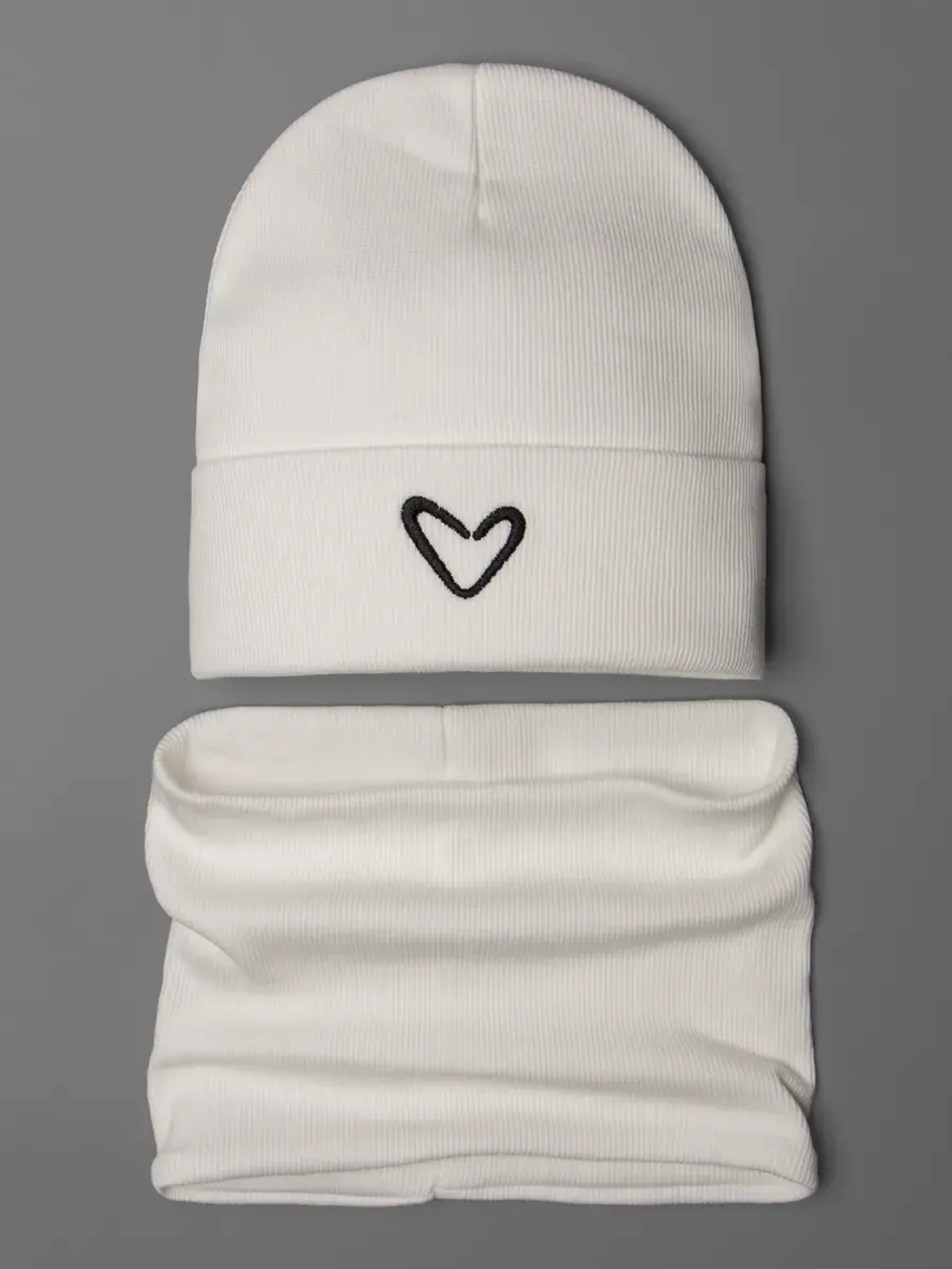 Шапка для девочки на осень