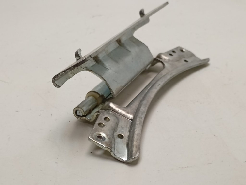 GOY1054L кт48 Петля люка для стиральной машины Candy 41018447 б/у