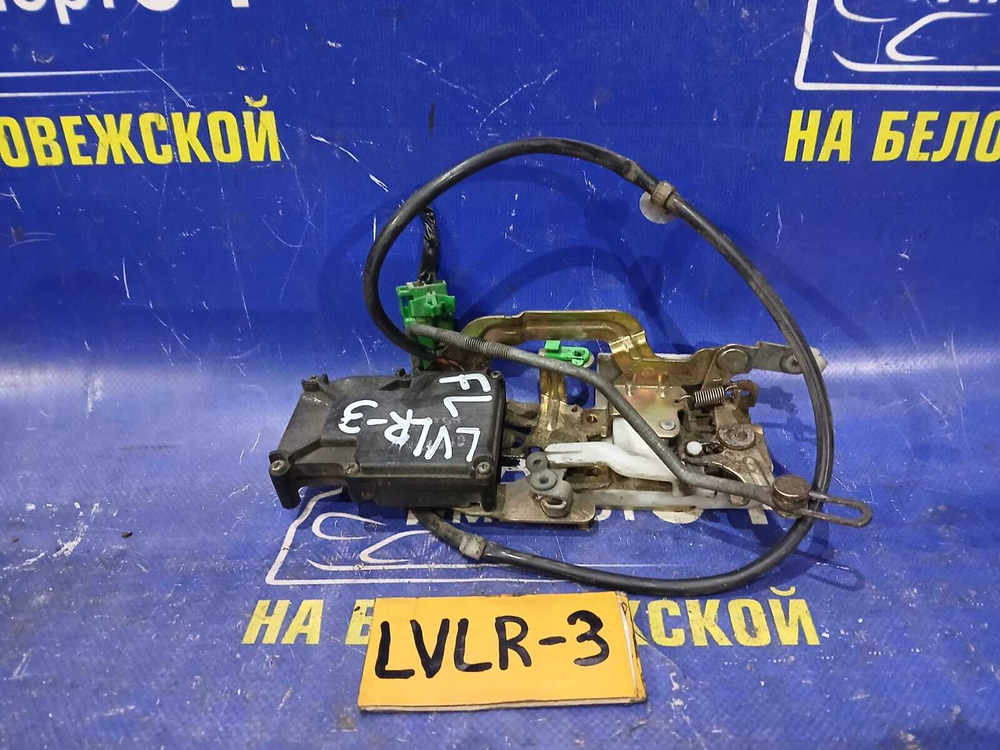 Замок двери передней левой MAZDA MPV 1997