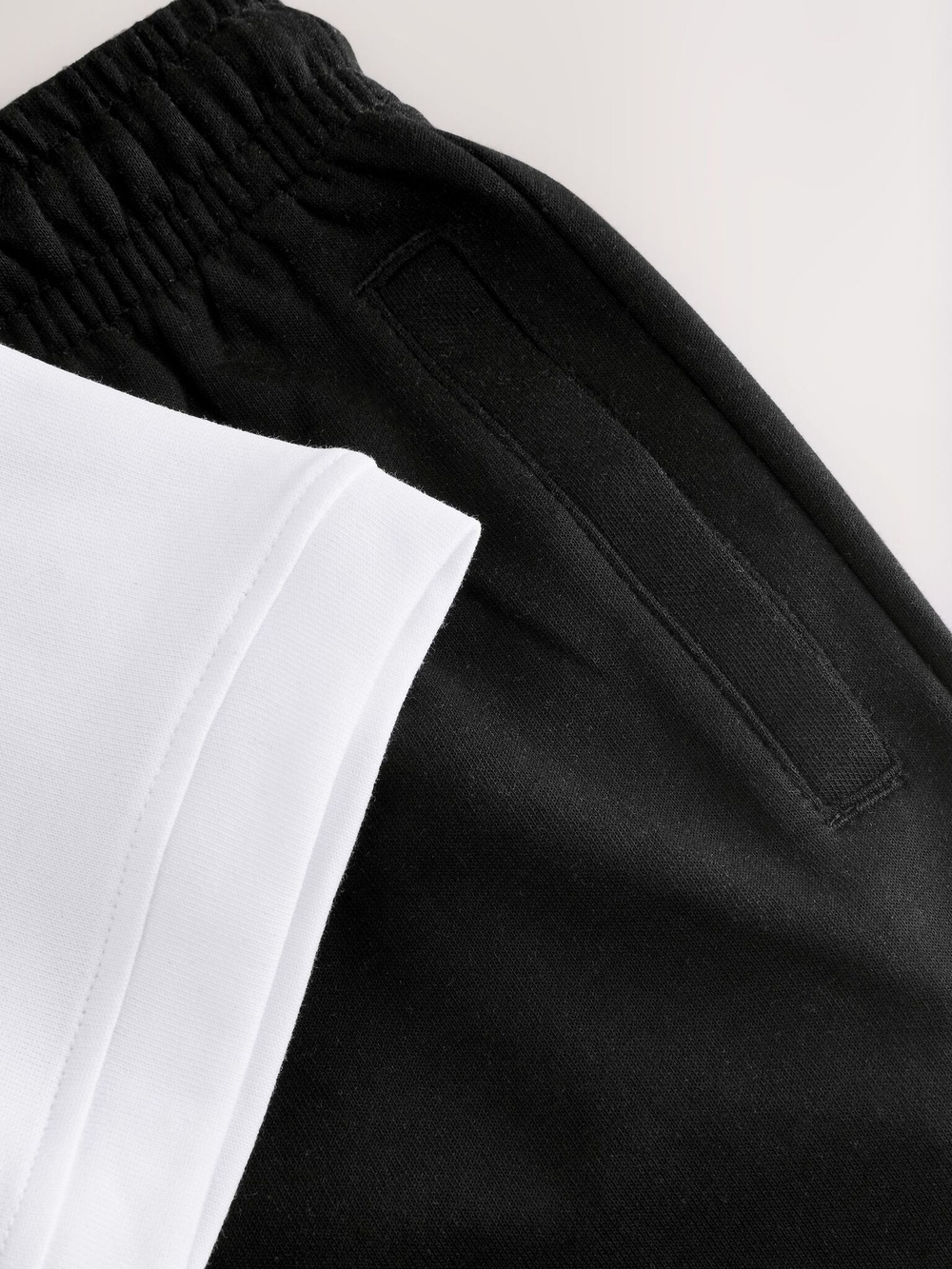 Футболка и спортивные брюки в комплекте для мальчика Next AA8-112, Черный, Белый