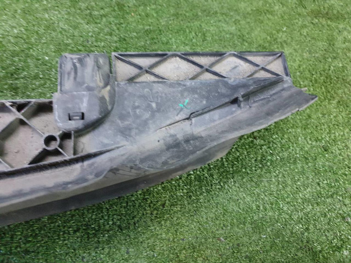 Воздуховод радиаторов нижний BMW X5 G05 (2018-н.в.)