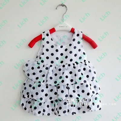 Платье детское без рукавов в горох с пышной юбкой из воланов