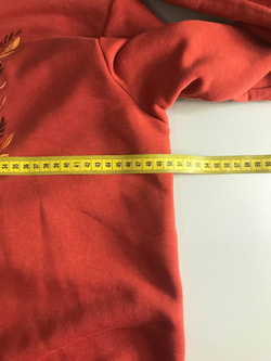 Свитшот Ksenia Knyazeva с красивый вышивкой, маркировка М, визуально 46 размер