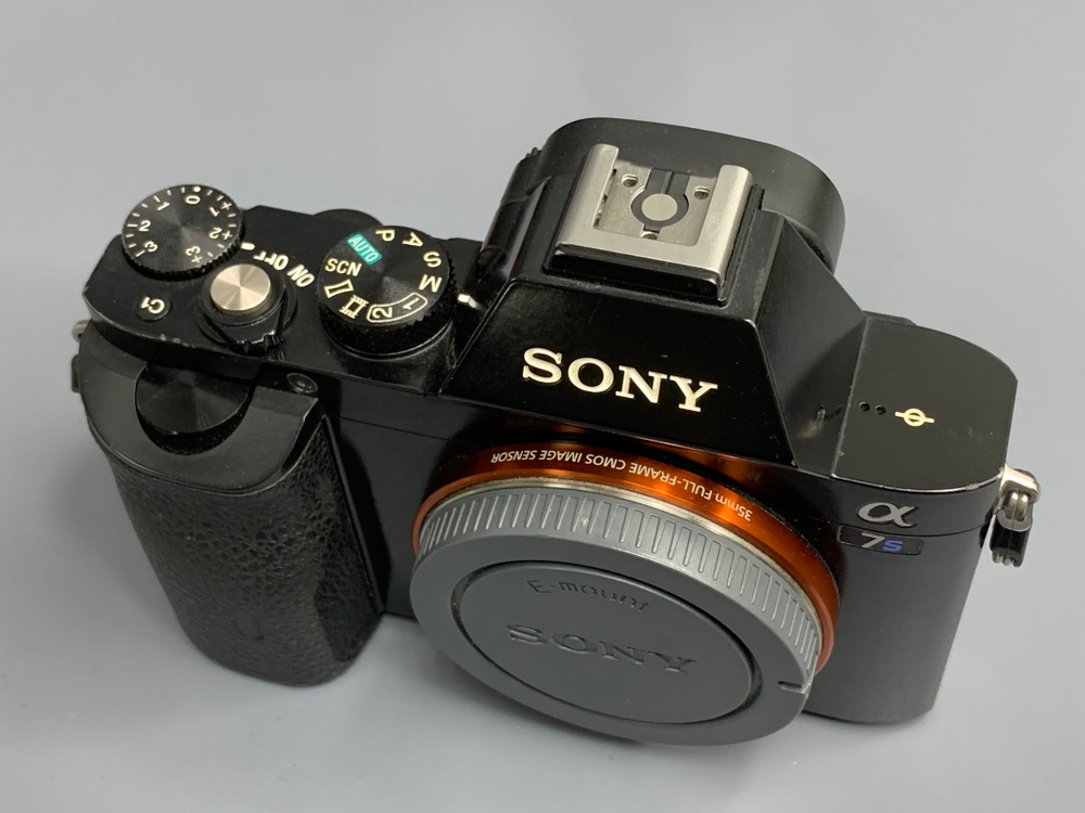 Sony A7S 2.200 кадров Прокручивается колесо управления
