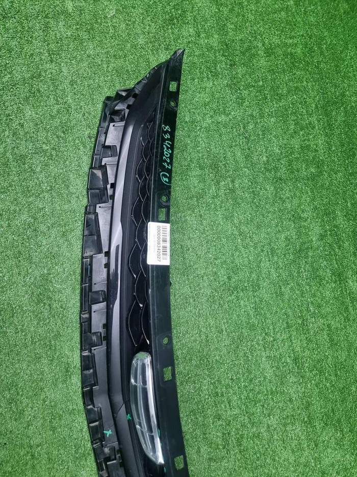 Решетка радиатора Geely Tugella (2022-н.в.)