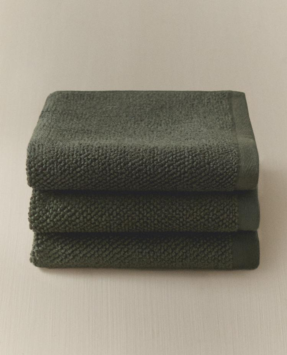 ZARA HOME НАБОР ХЛОПКОВЫХ ПОЛОТЕНЕЦ ДЛЯ РУК (3 ШТ.), ЗЕЛЕНЫЙ