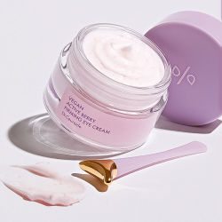 DR CEURACLE vegan active berry firming eye cream