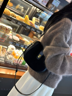 женская сумка на плечо из натуральной кожи