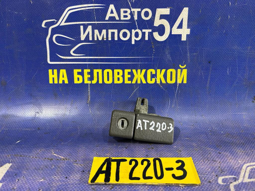 Бардачок пассажирский TOYOTA AVENSIS 1999