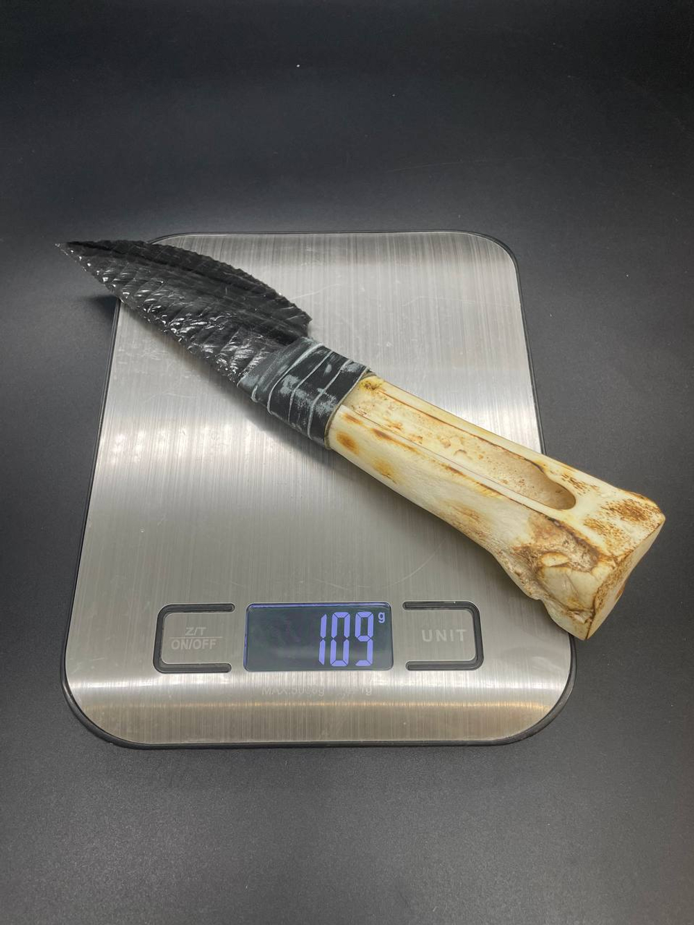 Обсидиановый клинок с рукоятью из обожженной кости 22 см