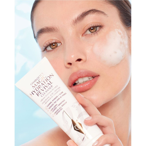 Charlotte Tilbury Magic Hydration Revival Cleanser 120 mL