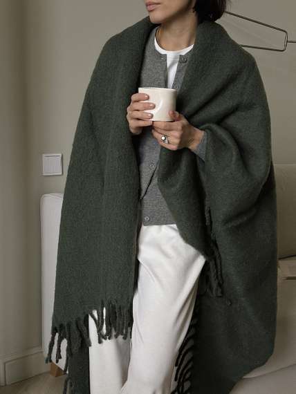 Плед мохеровый хвойно-зеленого цвета из коллекции essential, 130х180 см