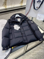 Пуховик Moncler