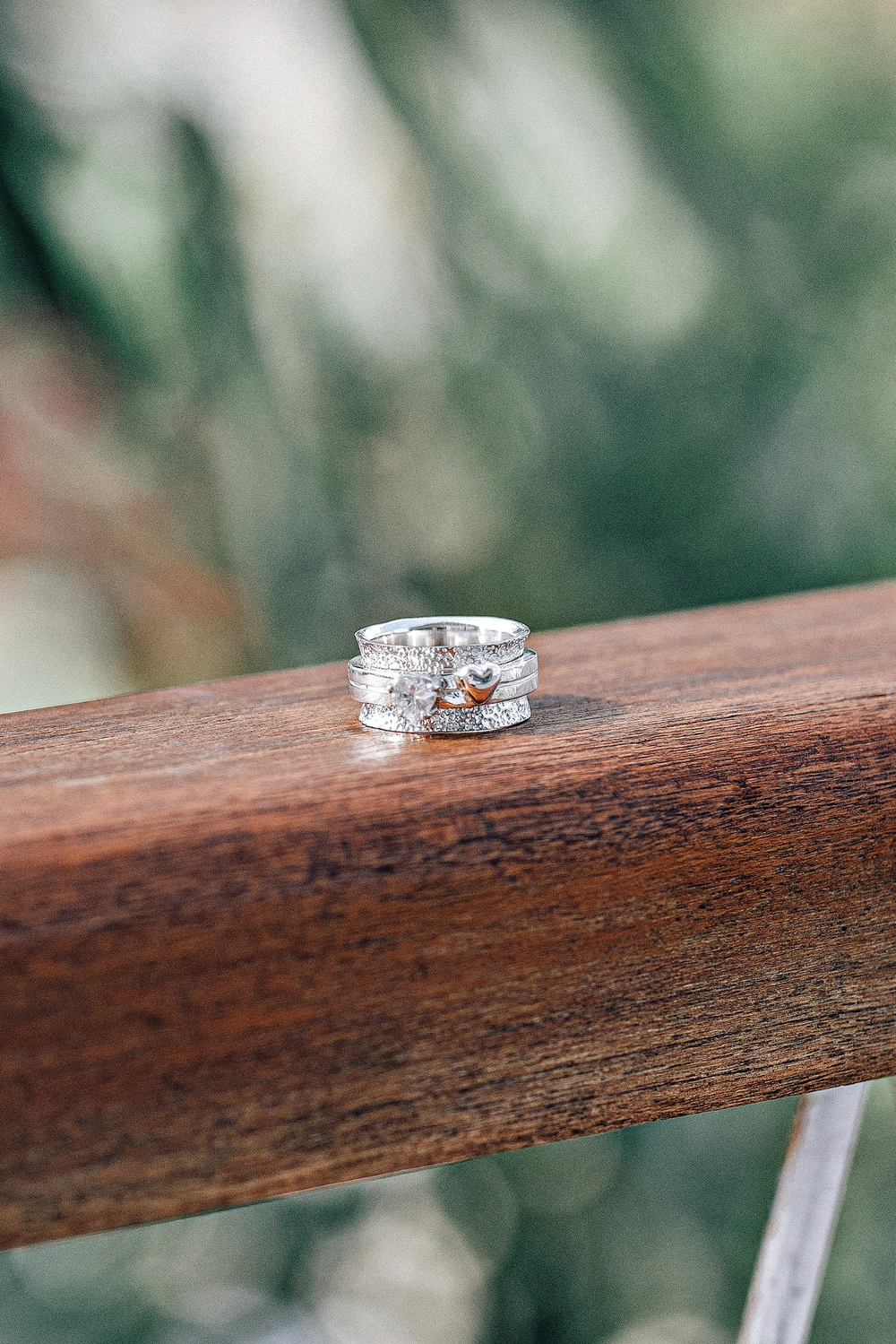 Кольцо «Чинта» с белым цирконом