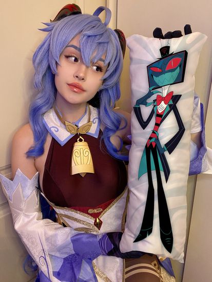 Мини дакимакура Вокс Отель Хазбин арт. M1242, 60х20 см