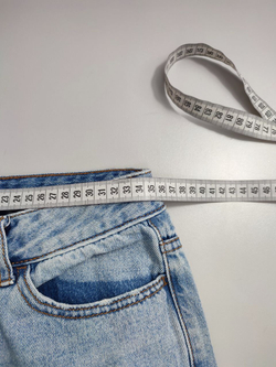 Джинсы  O'stin с рваным эффектом 42 размер