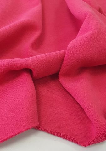 №746 Viva Magenta Pantone 2023 Футер 3-х нитка петля диагональ с Пич-эффектом 0,5 м (чистый)