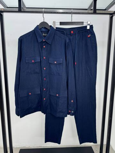 Льняной костюм Kiton