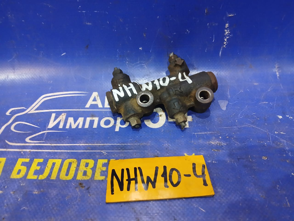 Распределитель тормозной TOYOTA PRIUS 1998